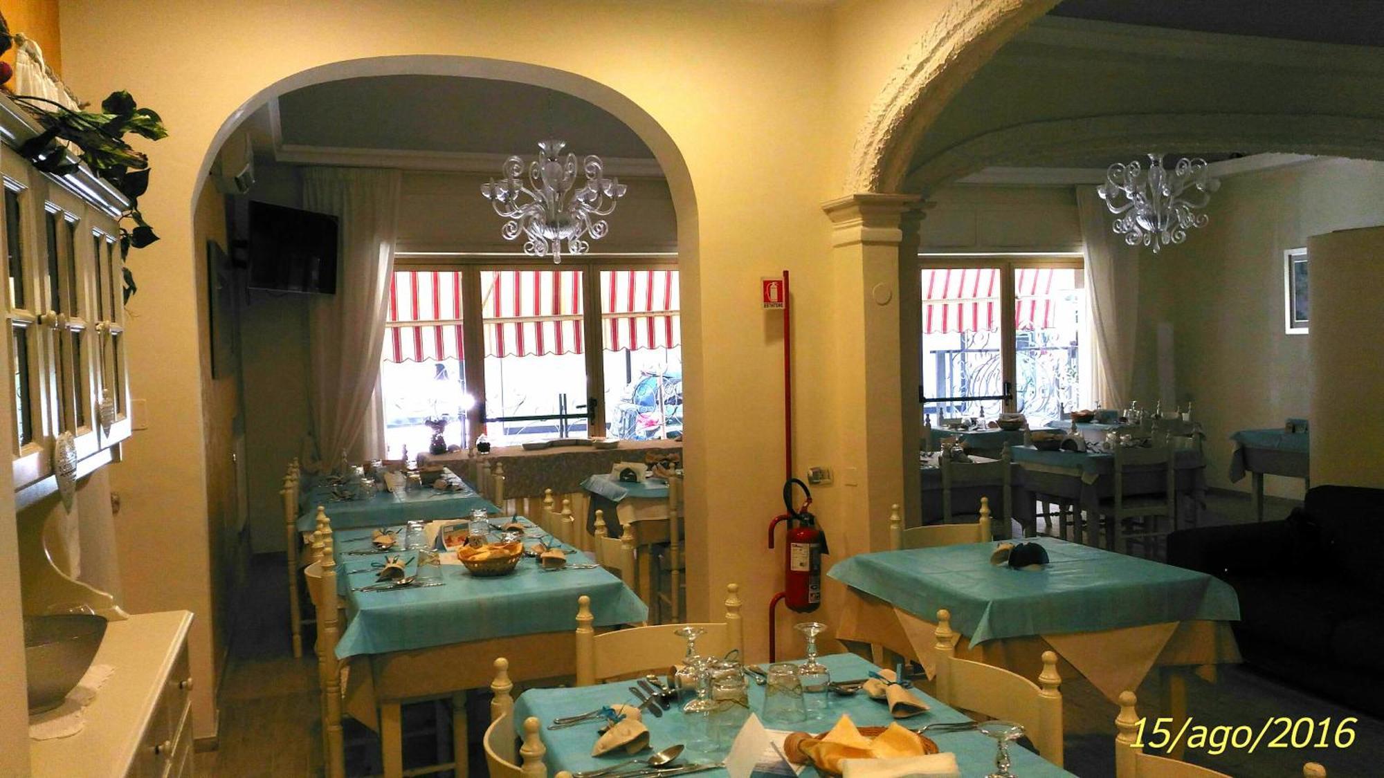 ג'וליאנובה Hotel Solaris מראה חיצוני תמונה